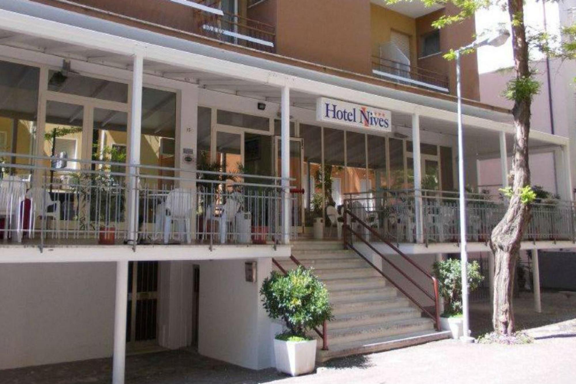 Hotel Nives ริมินี ภายนอก รูปภาพ