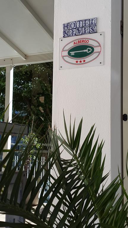 Hotel Nives ริมินี ภายนอก รูปภาพ