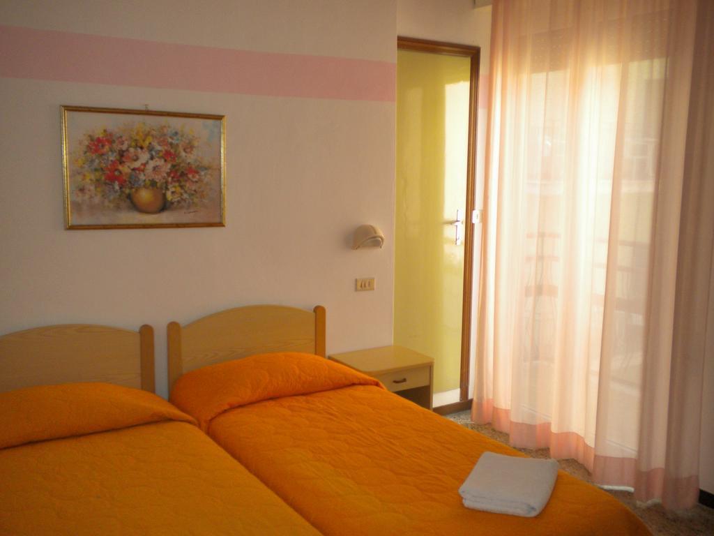 Hotel Nives ริมินี ห้อง รูปภาพ