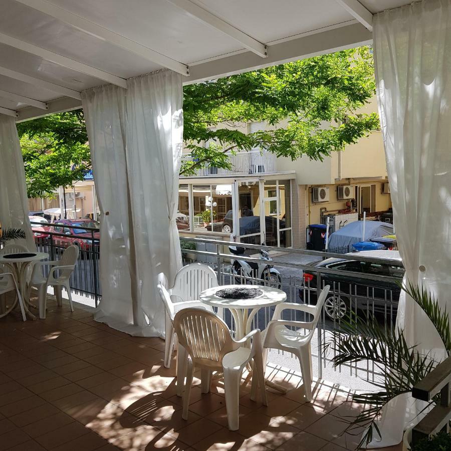 Hotel Nives ริมินี ภายนอก รูปภาพ